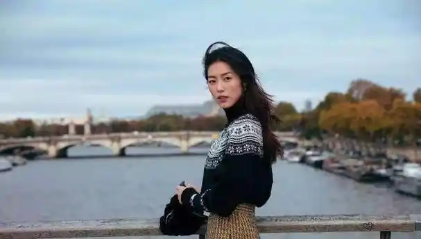 大表姐刘雯晒的一组简单照片让粉丝更加疯狂了