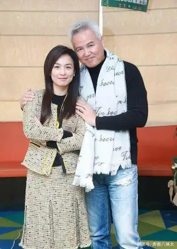 林瑞阳家庭地位低是"妻管严",偷吃蛋糕被老婆张庭眼神秒杀