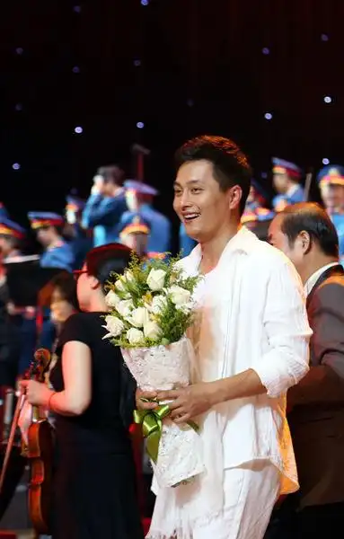 图库列表-歌手云飞展示页