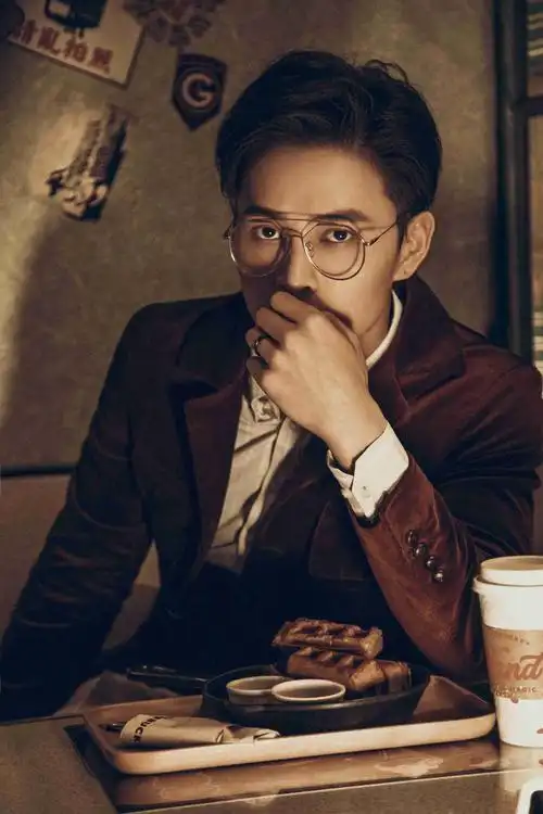 公子蛟洪尧时尚写真曝光港系风格展雅痞复古范儿