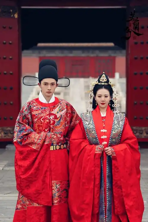 明制婚服明朝结婚婚宴皇后大衫霞帔缀吉服传统婚礼套圆领袍夫妻套装