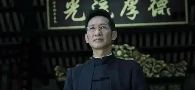 王劲松也被誉为"黄金配角".