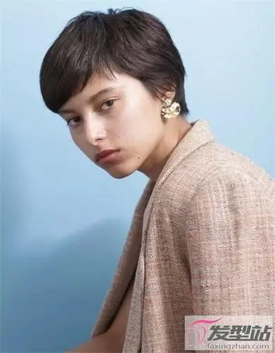 2020流行短发合集 脸大脸方修颜瘦脸_发型站_最新流行发型设计发型