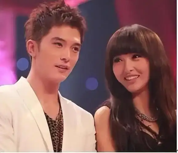 唐嫣邱泽个人资料,唐嫣前男友是谁(如今两人找到爱情各自安好)