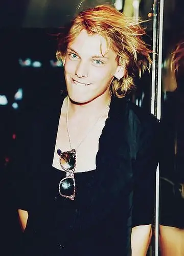 腐国男星很有趣(86-89段)——jamie campbell bower