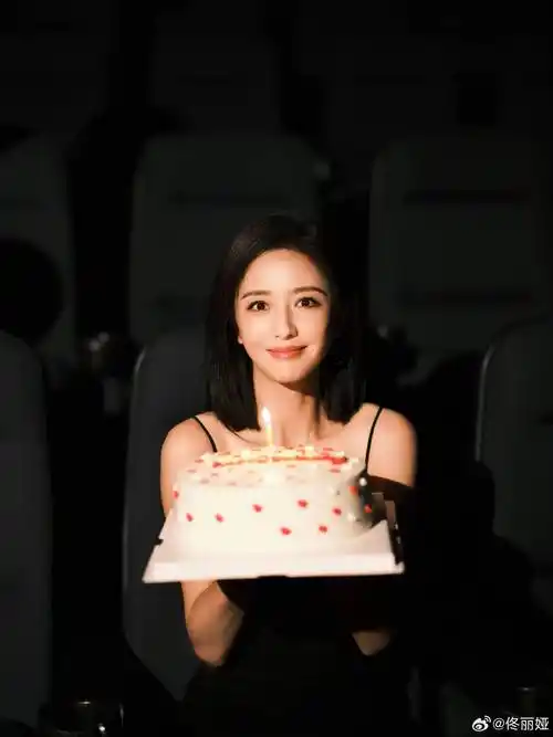 佟丽娅40岁生日,状态也太好了吧,而且还晒出儿子背影照互动_风暴_电影