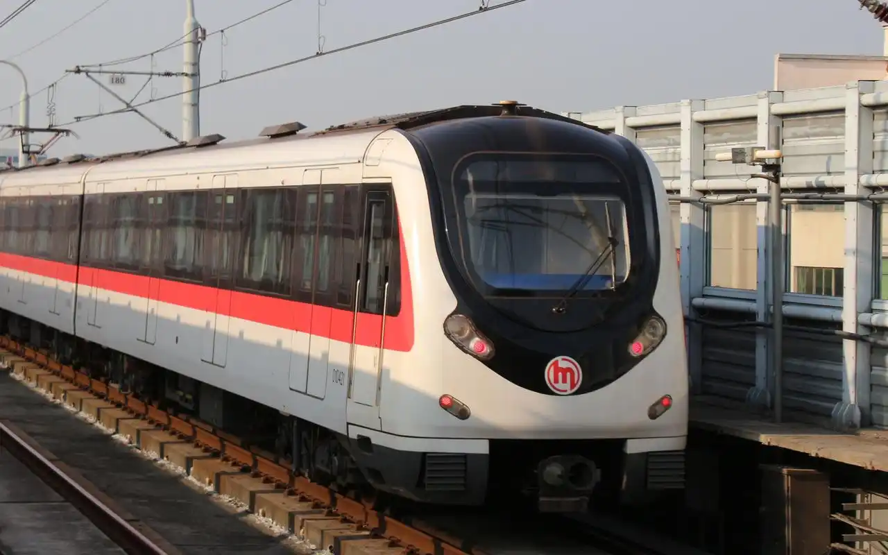 杭州地铁1号线010496号列车 乔司站 湘湖方向进站_哔哩哔哩_bilibili