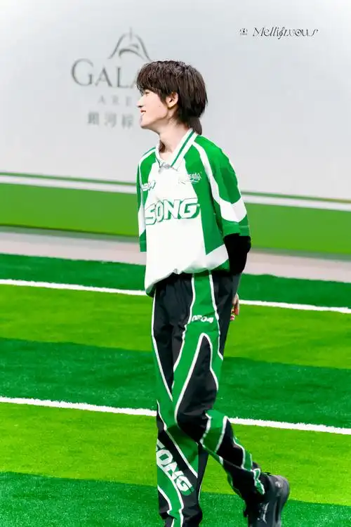 宋亚轩超话  20240705 tf家族夏日运动会 in 澳门  射箭要帅气还是