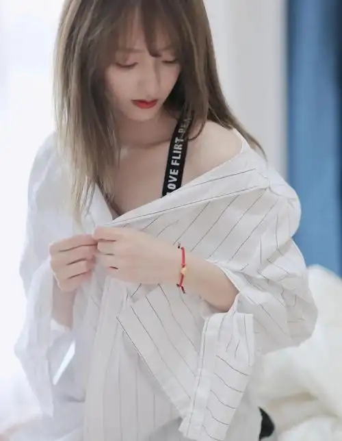 最美女主播!小七,你爱了吗?|小七|女主播|球迷_新浪新闻