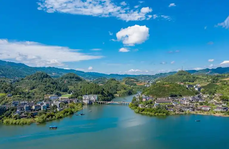 挂在瀑布上的古镇-湖南湘西永顺县芙蓉镇