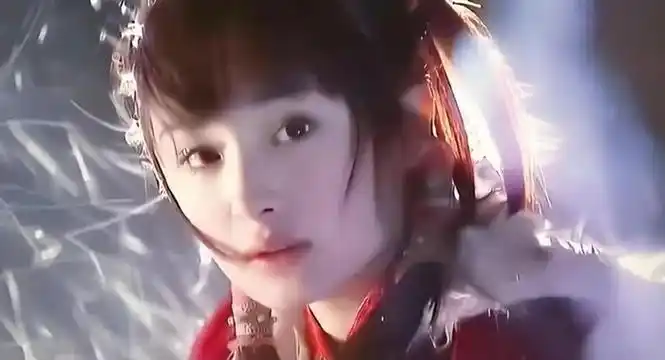 《神雕侠侣》中饰演的郭襄又美又灵~有很多人觉得非常意外,杨幂当年