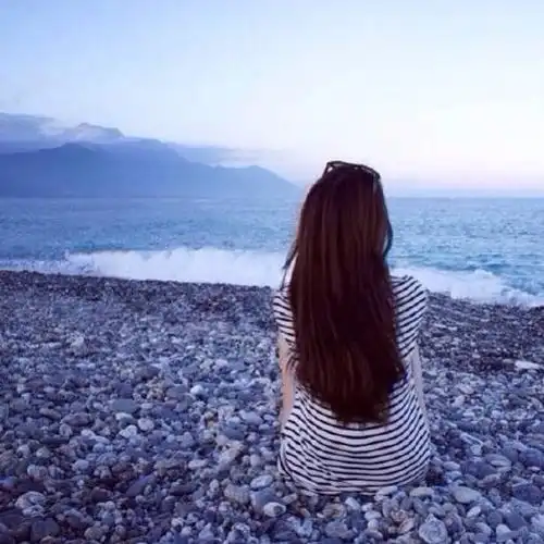 一个人,冷色的世界,倒带的画面_唯美意境图片_窝窝qq网