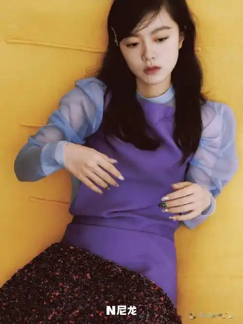 赵今麦复古色彩大片释出解锁多套造型尽显出众气质