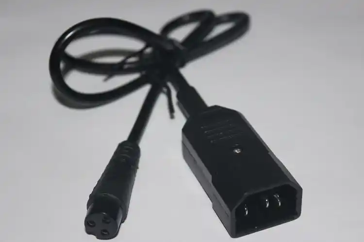 电瓶电动车充电器转换线插头品字t型锂电池三孔圆头小鸟雅迪绿源 新款