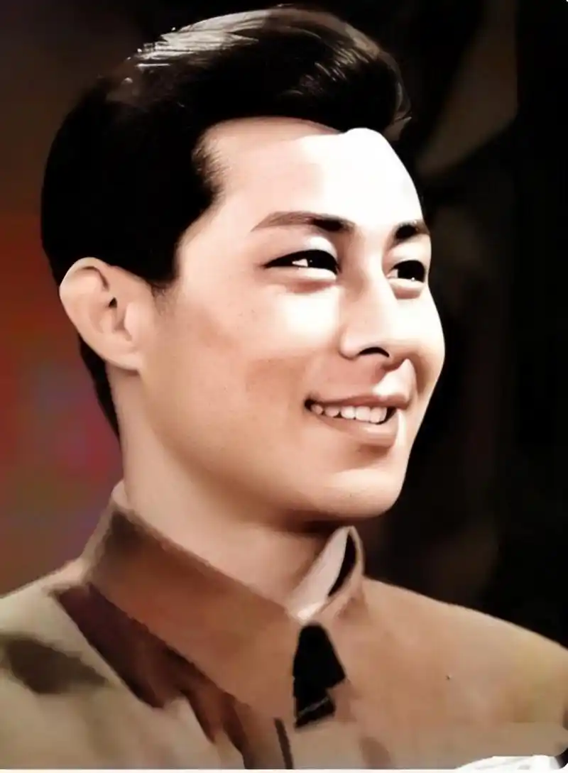 王心刚是一个真正的巨匠,他为中国电影事业做出了杰出的贡献,他为人