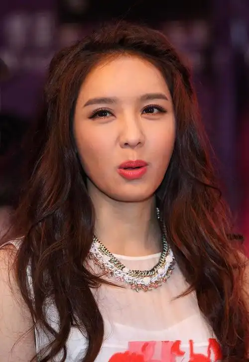 吴卓羲:婚前所有财产给老妈,渣得明明白白,反而成了一种魅力?