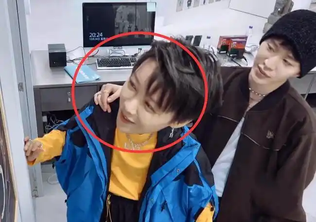 刘雨昕少女心的一面,范丞丞突然的亲密,哪个女孩不心动