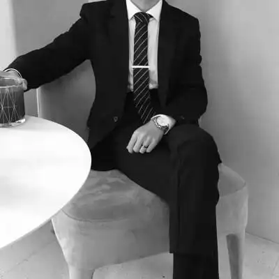 黑白头像男真人成熟图片