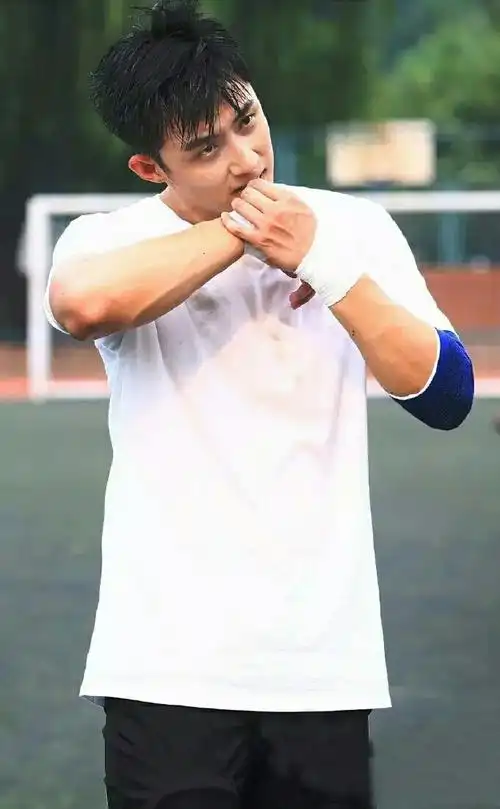 白色黄景瑜白色的瑜儿