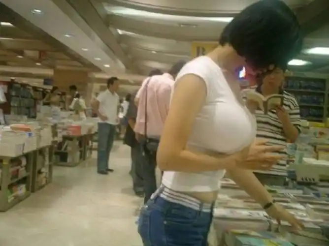 女同事胸有多大