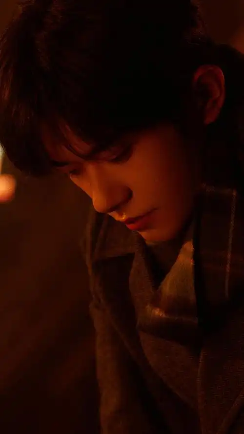 #易烊千玺探寻九号记忆奇旅##易烊千玺九号品牌全球代言人#