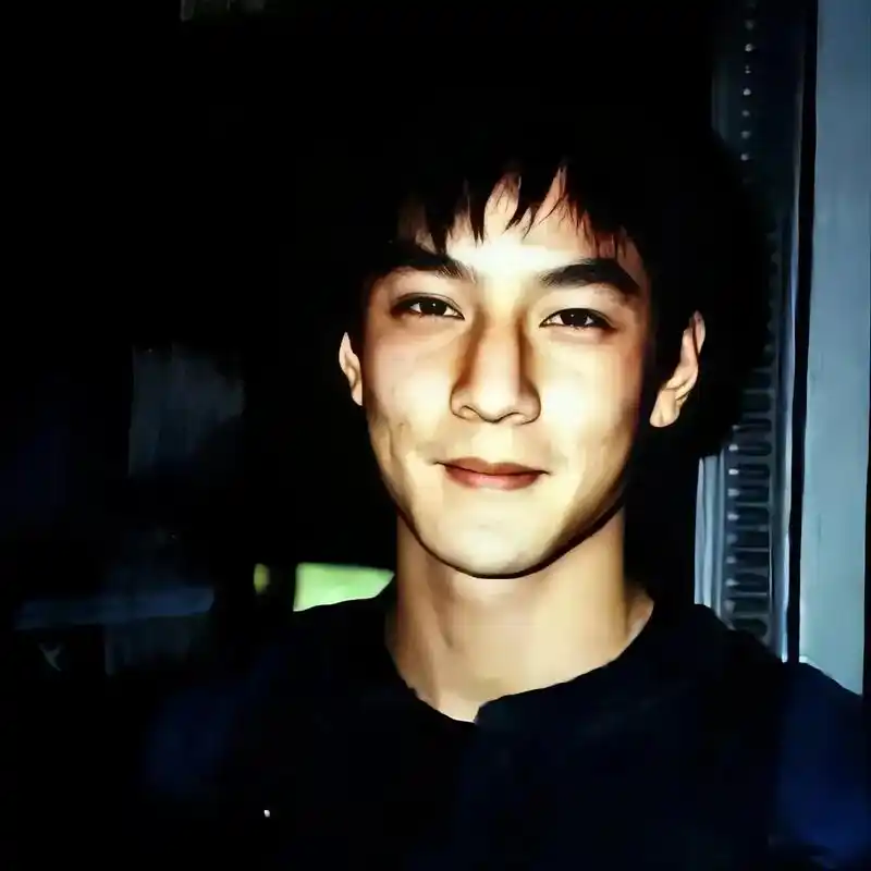 东帝汶吴彦祖兼博茨瓦纳彭于晏分享了几张自拍#彭于晏 #吴彦祖 - 抖音