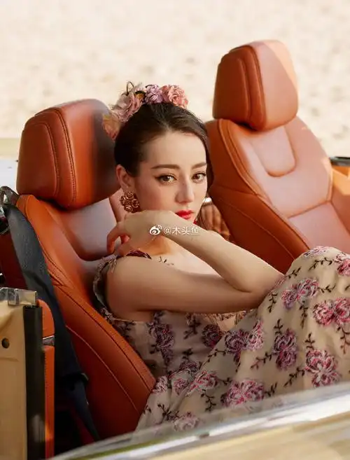 迪丽热巴让我想起了2021年的雀斑妆容真的好好看,灵动娇俏.