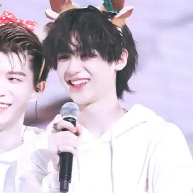 黄明昊范丞丞皇权富贵