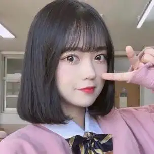 蓬松的齐刘海发型,加上内扣的质感,让女中学生身上的这款短发发型,也