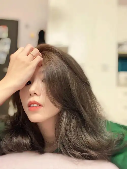 发色  #秋冬发色  #奶茶色头发