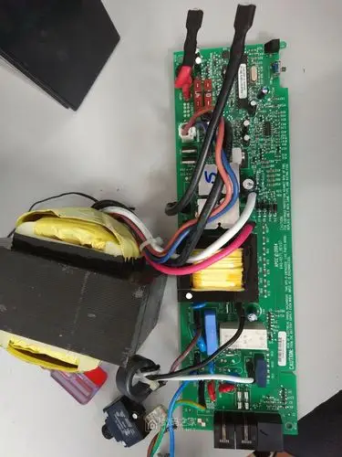 施耐德不间断电源bk650-ch不间断报警 - 维修达人 数码之家