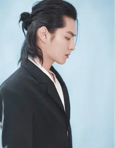 原创男星丸子头蔡徐坤日系王一博酷飒黄明昊cos春丽太还原