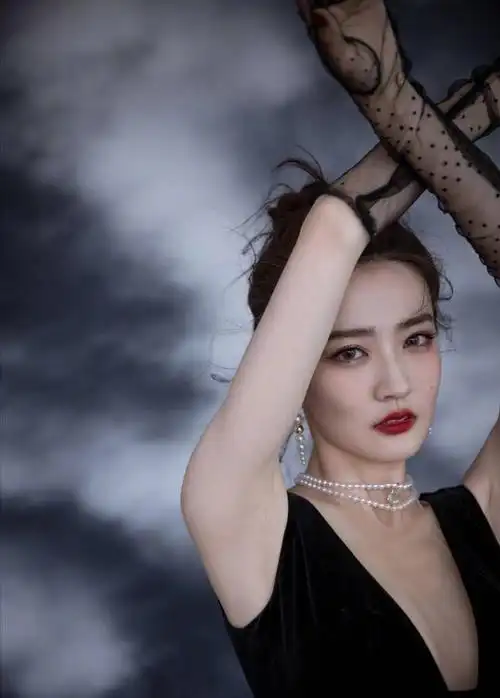 "内娱白富美"徐璐:长相漂亮身材好,颜值演技都在线!