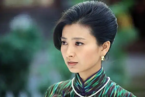 演员斓曦下辈子抛娴静为爱化身年代版甄嬛