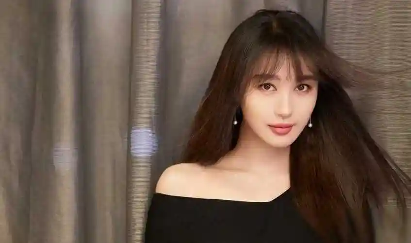 没翻红先翻车,李菲儿早年旧照被扒,变化大到让人惊讶!