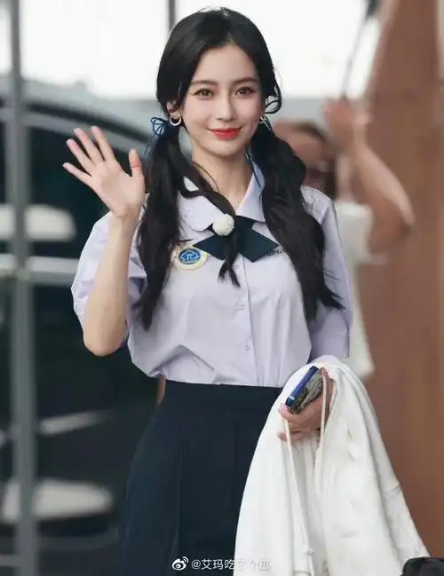 angelababy卷发双马尾#angelababy卷发双马尾造型也太可爱了吧!