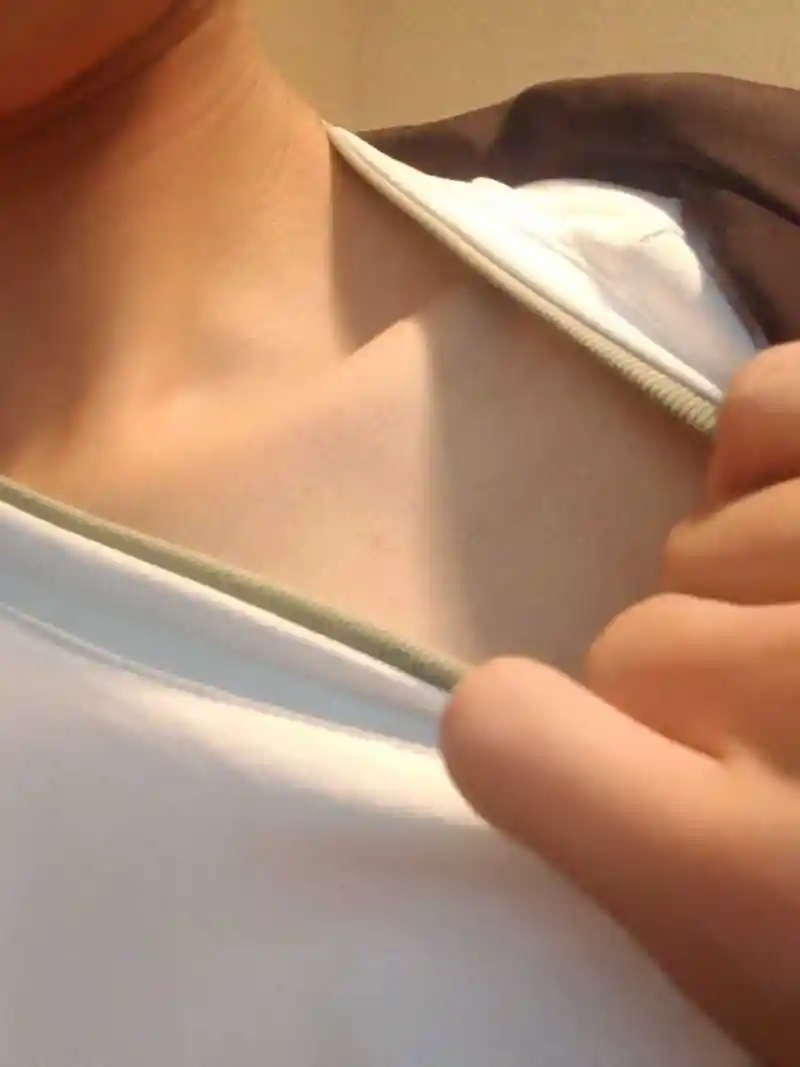 腹肌/锁骨/喉结男生