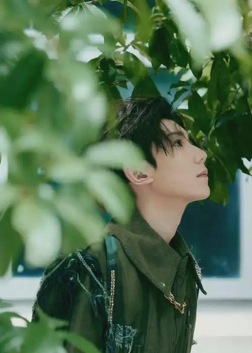 王源超话#王源新专辑夏野了##王源明日创作计划召集人#982021年七月