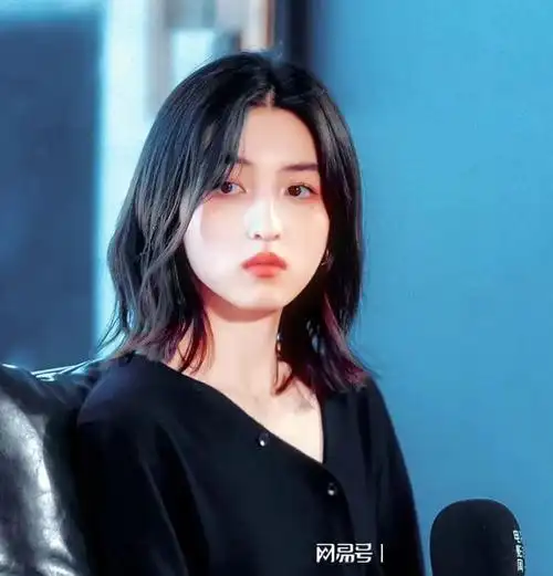 张子枫作为一名00后女演员,能够在这么小的年龄,却能获得如此高的殊荣