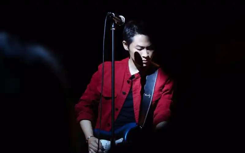 表态 声阔【降噪舱】推广曲----梁博 和声版伴奏