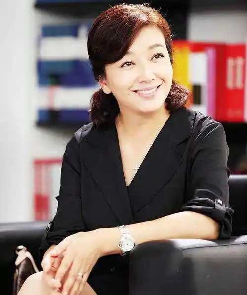 04江珊最后一段感情成谜,是小她15岁的张博还是小她3岁的田小洁?