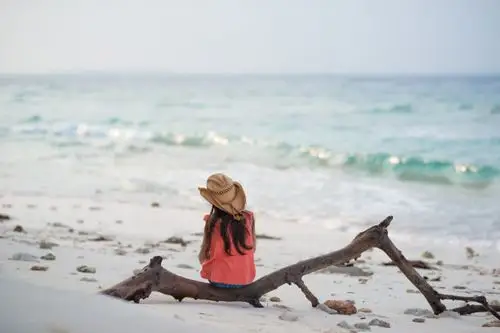 背影 小女孩照片