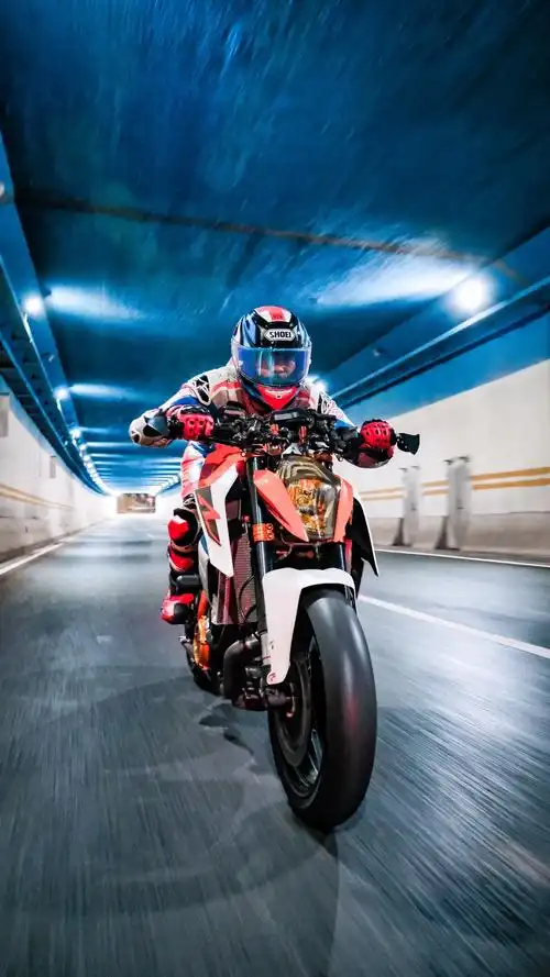 比较喜欢把腿打开.ktmr2r super duke r @ - 抖音