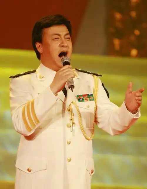 海政副团长吕继宏,享用政府特殊津贴,不结婚,私自却有一个嗜好