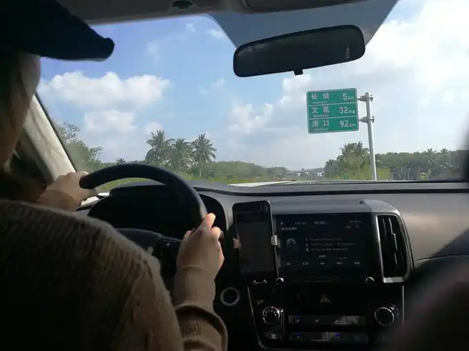 最耗油的4种驾驶习惯,老司机也犯错!你有没有中招