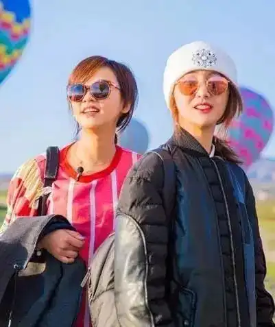 郑爽,陈意涵二人也同样有着天然嘟的圆润小脸