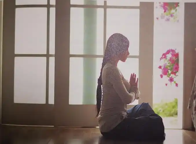 放下心灵羁绊修行人生当下