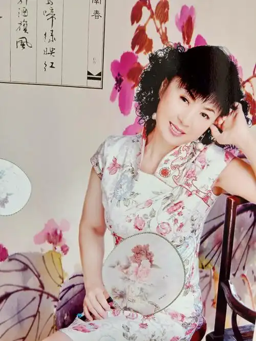 爱上旗袍的女人