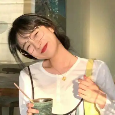 甜美可人的甜妹少女心满满女头 阳光温柔明亮暖色调女生头像大全_女生