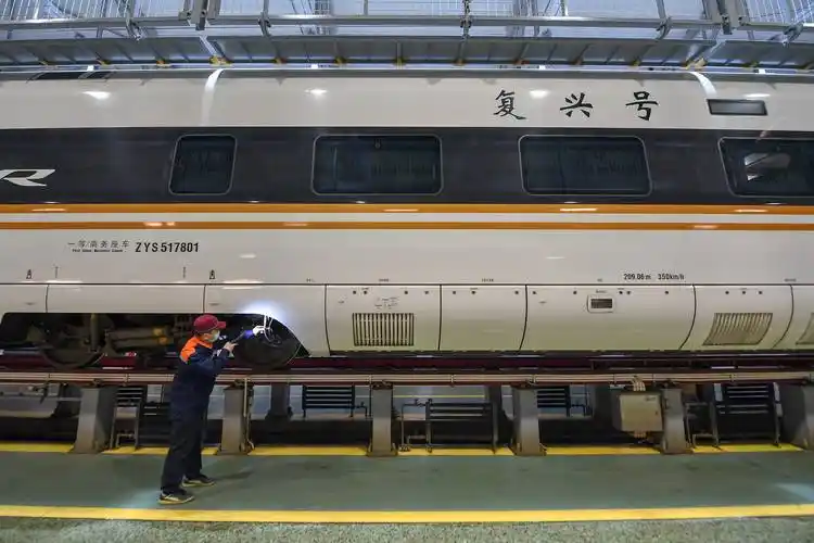 高铁信号工贺海龙:坚守岗位守安全